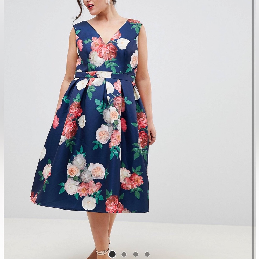 NWT ASOS Chi Chi London Plus V Neck Printed Floral MIDI dress